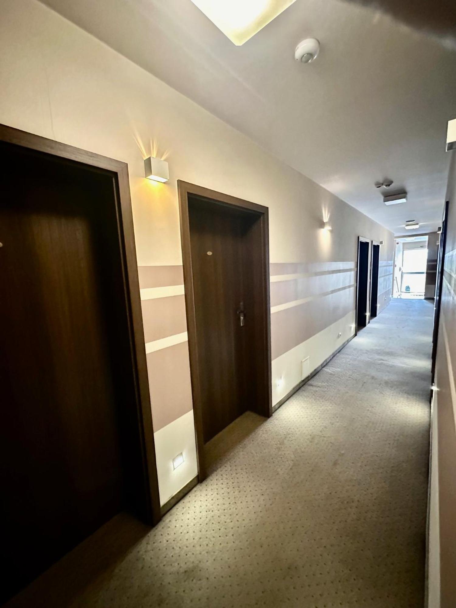 Hotel Pod Debami Ostrów Wielkopolski Exterior foto